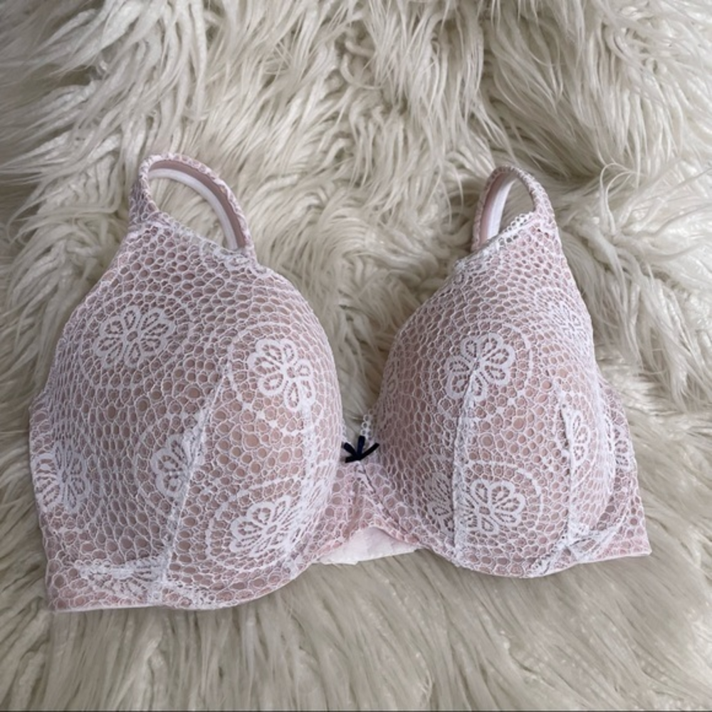 Cacique white lace underwire molded‎ cup bra size 36DDD